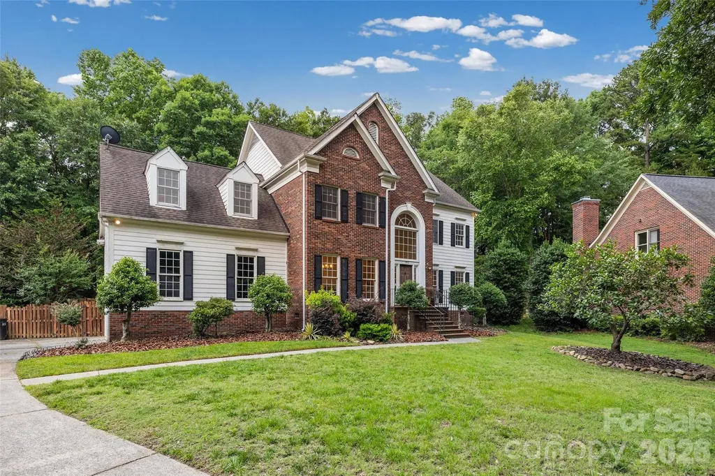 7411 Leharne Drive Charlotte NC 28270