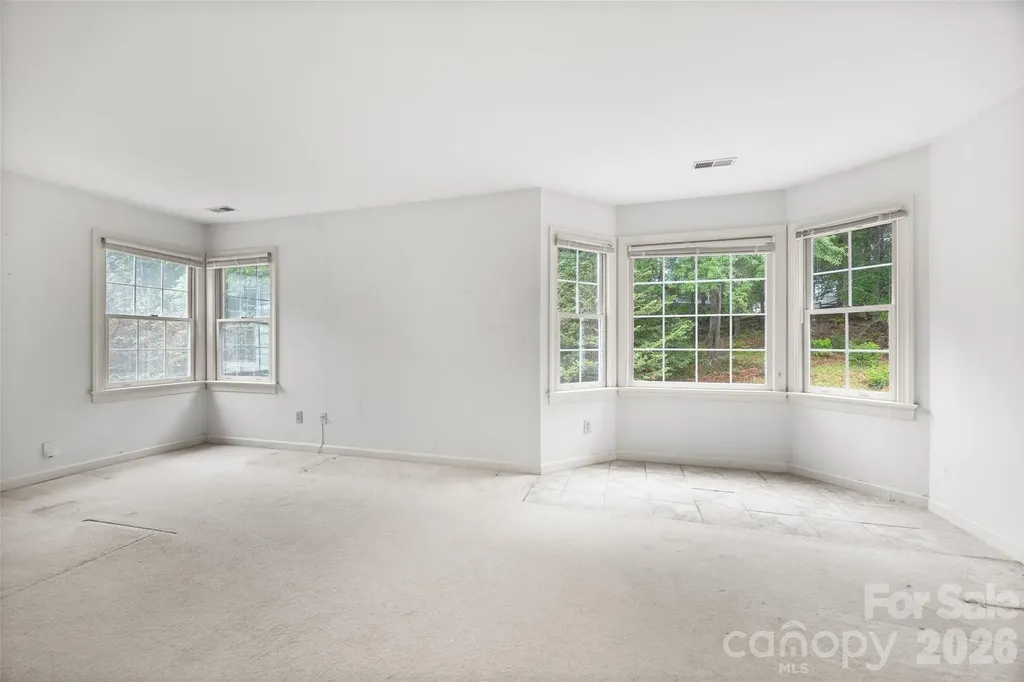 7411 Leharne Drive Charlotte NC 28270