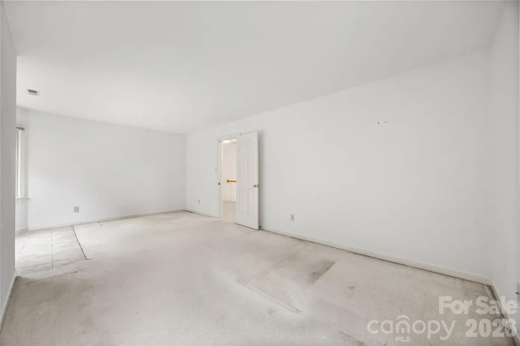 7411 Leharne Drive Charlotte NC 28270