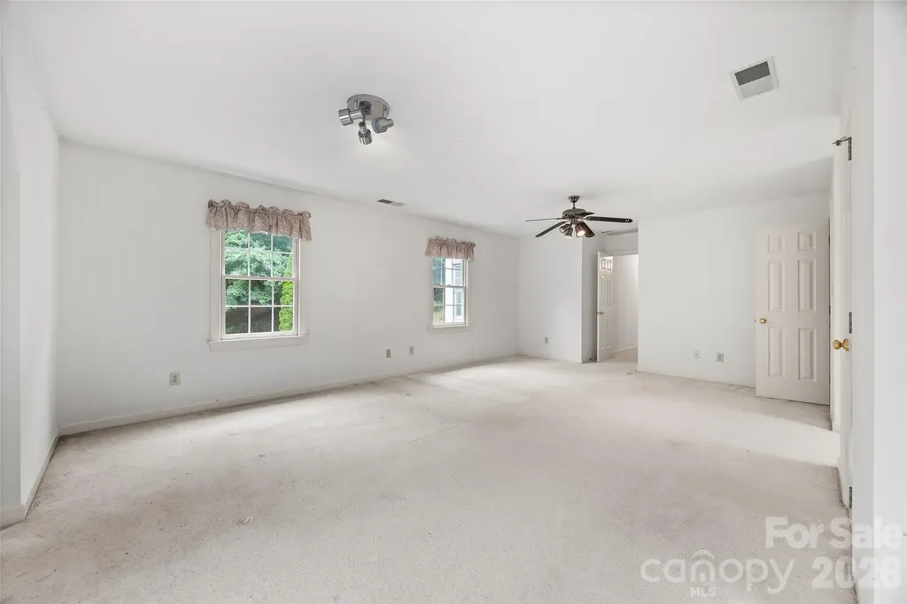 7411 Leharne Drive Charlotte NC 28270