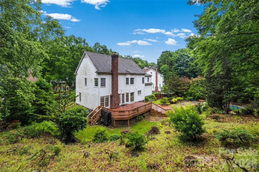 7411 Leharne Drive Charlotte NC 28270