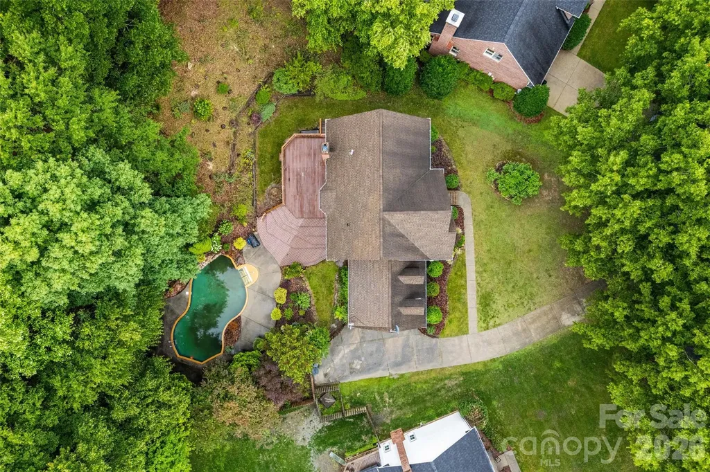 7411 Leharne Drive Charlotte NC 28270
