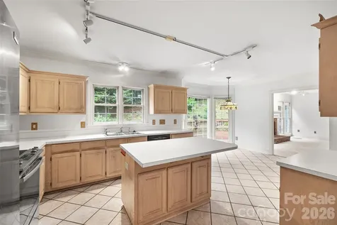 7411 Leharne Drive Charlotte NC 28270