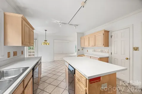 7411 Leharne Drive Charlotte NC 28270