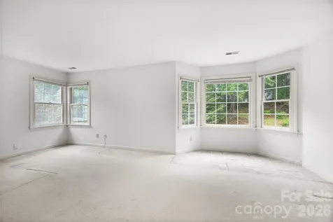 7411 Leharne Drive Charlotte NC 28270