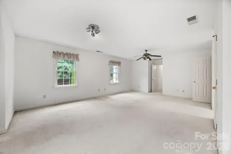 7411 Leharne Drive Charlotte NC 28270