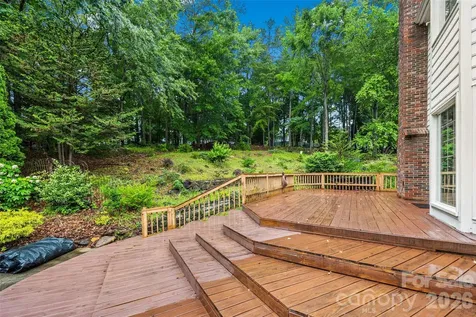 7411 Leharne Drive Charlotte NC 28270