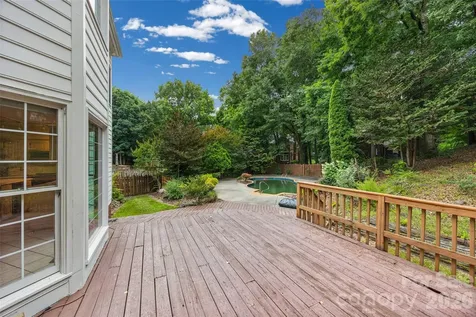 7411 Leharne Drive Charlotte NC 28270