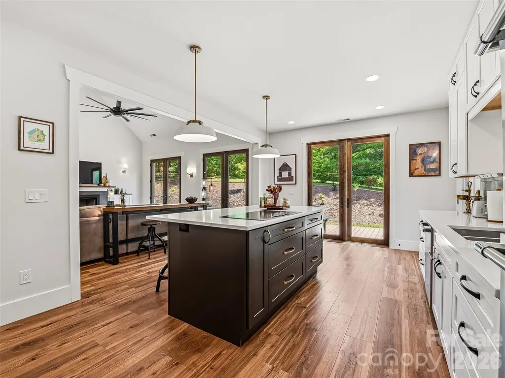 158 Trellem Trail Hendersonville NC 28739