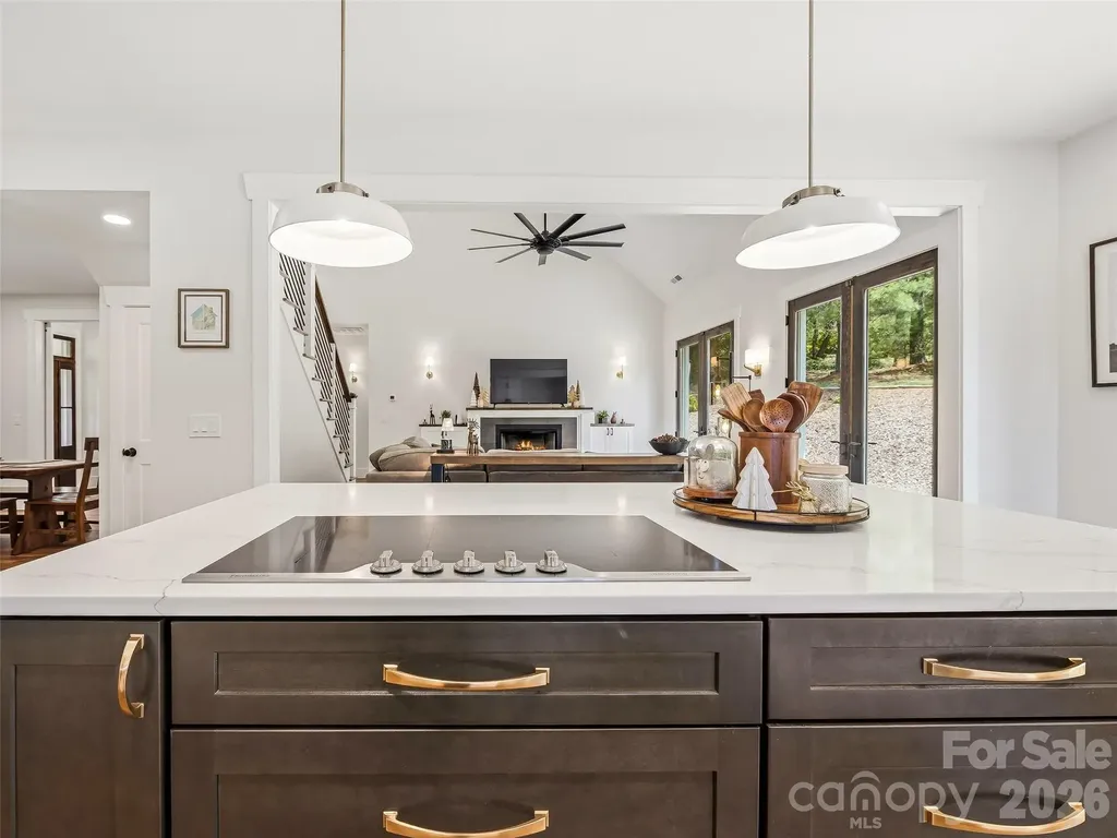 158 Trellem Trail Hendersonville NC 28739