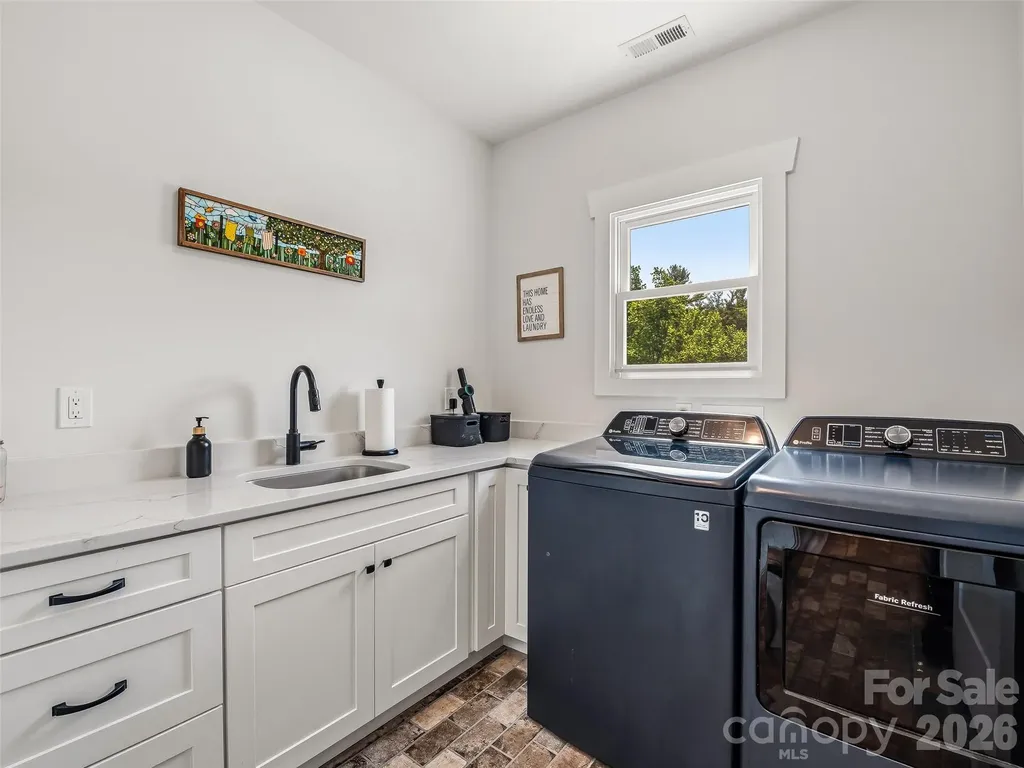 158 Trellem Trail Hendersonville NC 28739