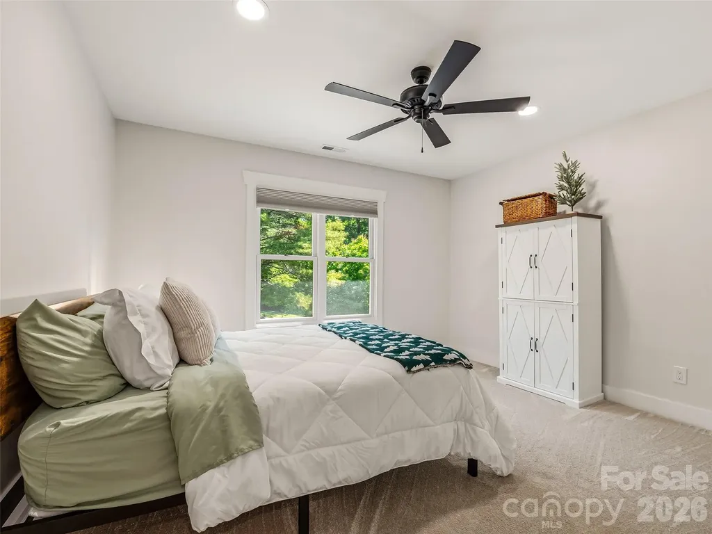 158 Trellem Trail Hendersonville NC 28739