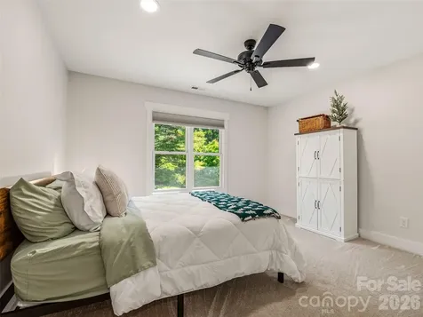 158 Trellem Trail Hendersonville NC 28739
