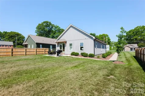 117 Roper Street Belmont NC 28012