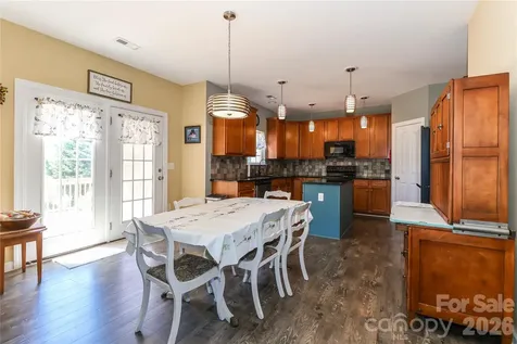 106 Planters Drive Statesville NC 28677