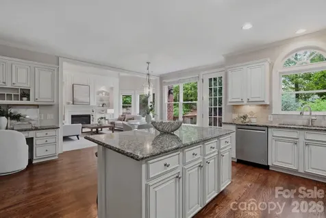 1107 Doverstone Court Matthews NC 28104