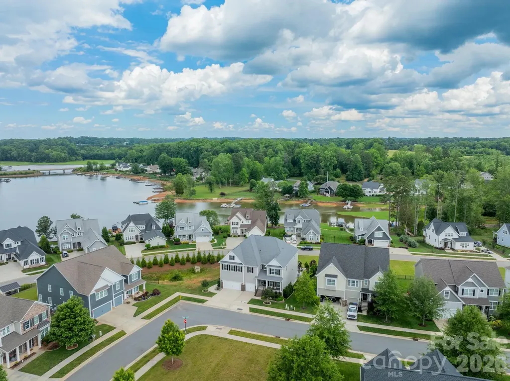 208 Canoe Pole Lane Mooresville NC 28117