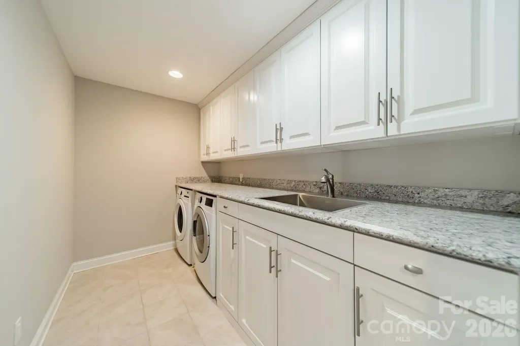 208 Canoe Pole Lane Mooresville NC 28117