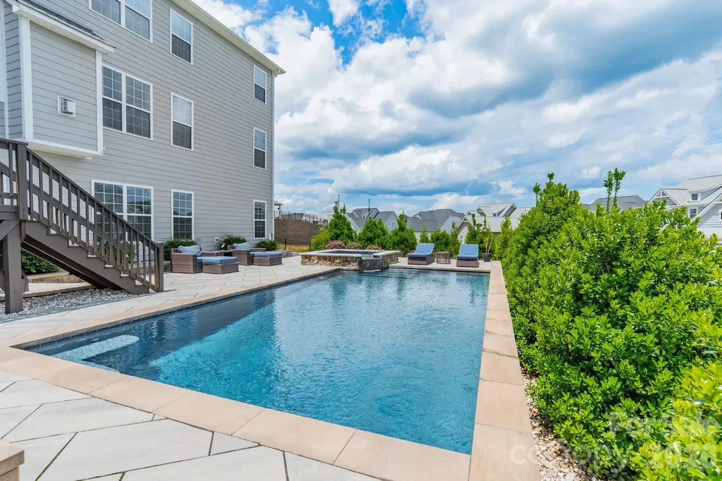 208 Canoe Pole Lane Mooresville NC 28117