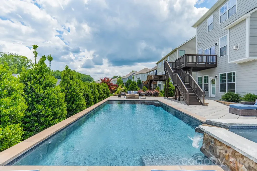 208 Canoe Pole Lane Mooresville NC 28117