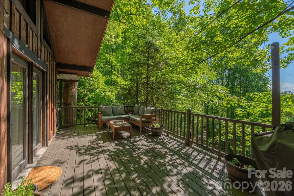 154 Timberside Drive Mars Hill NC 28754