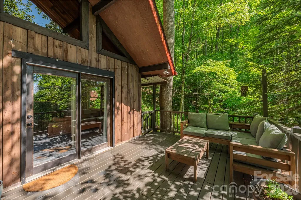 154 Timberside Drive Mars Hill NC 28754