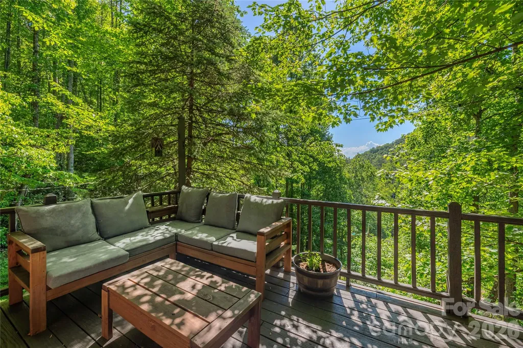 154 Timberside Drive Mars Hill NC 28754