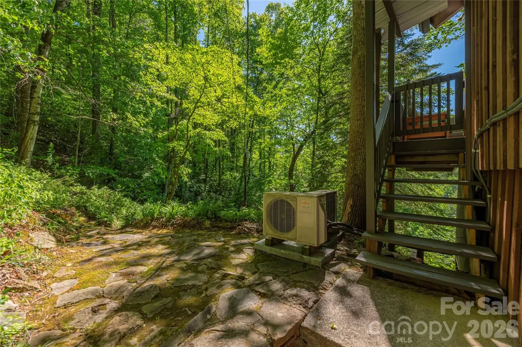 154 Timberside Drive Mars Hill NC 28754