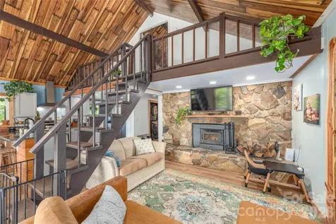154 Timberside Drive Mars Hill NC 28754