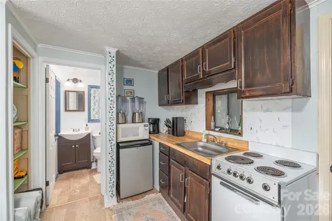 154 Timberside Drive Mars Hill NC 28754