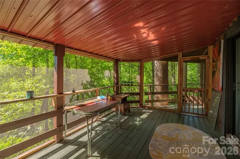 154 Timberside Drive Mars Hill NC 28754