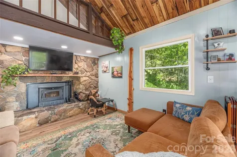 154 Timberside Drive Mars Hill NC 28754
