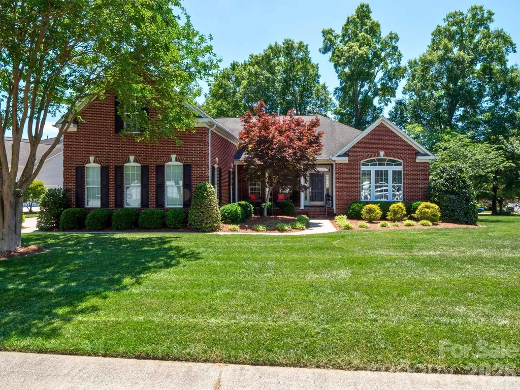 1000 Irish Moss Lane Matthews NC 28104