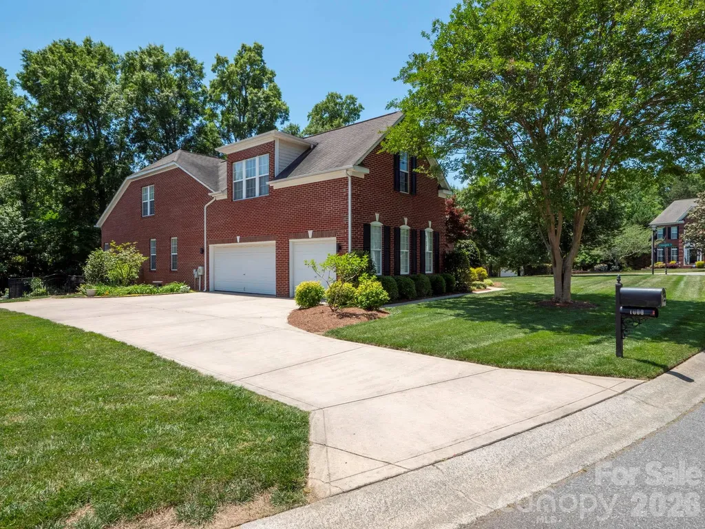 1000 Irish Moss Lane Matthews NC 28104