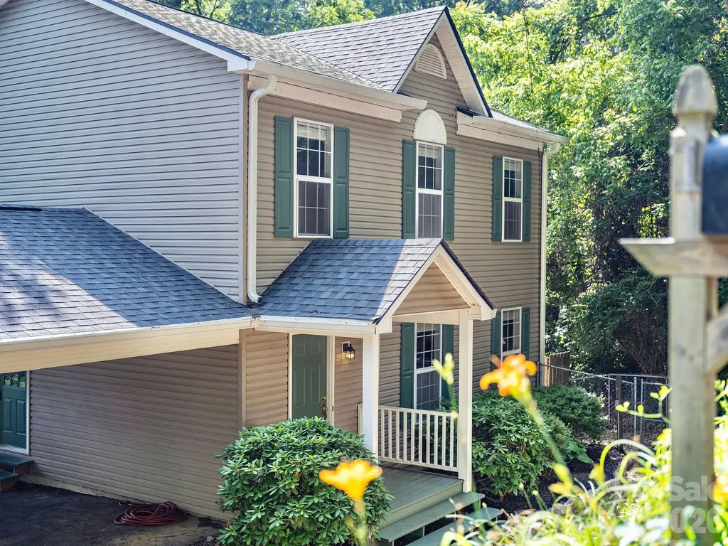 Asheville NC, 1 Pickwick Road