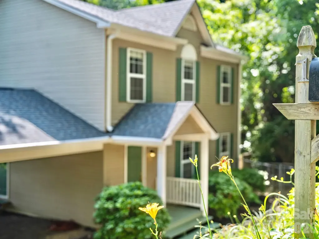 1 Pickwick Road Asheville NC 28803