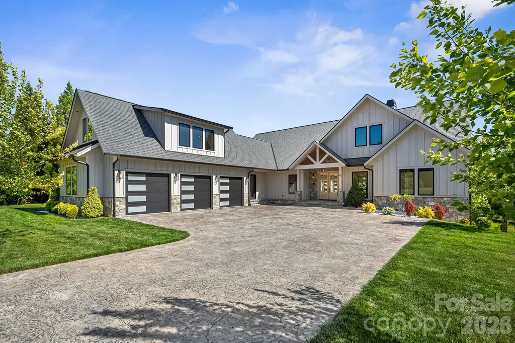 10 Autumn Leaf Drive Fletcher NC 28732