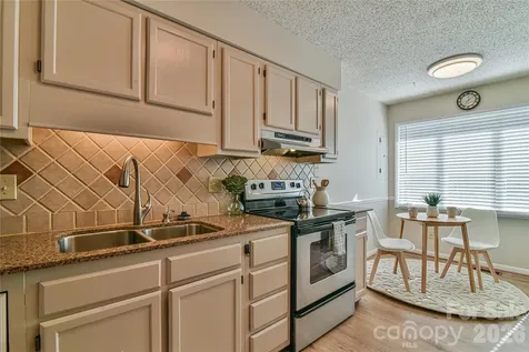 63 Hollybrook Drive Asheville NC 28803
