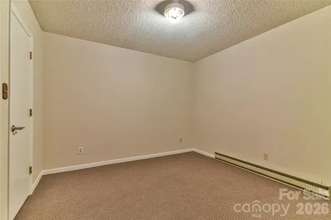 63 Hollybrook Drive Asheville NC 28803