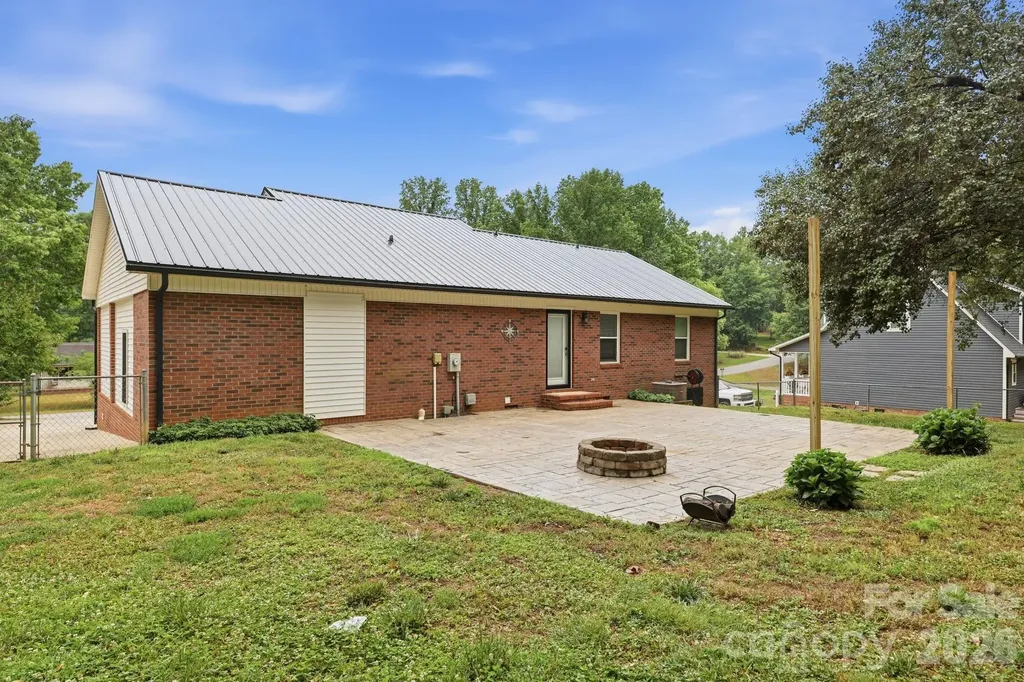 1293 Hickory Nut Lane Lincolnton NC 28092