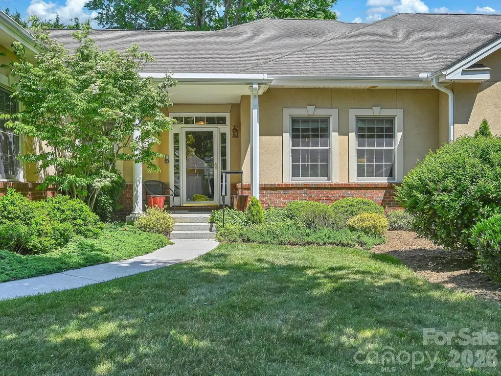 18 Boddington Court Asheville NC 28803