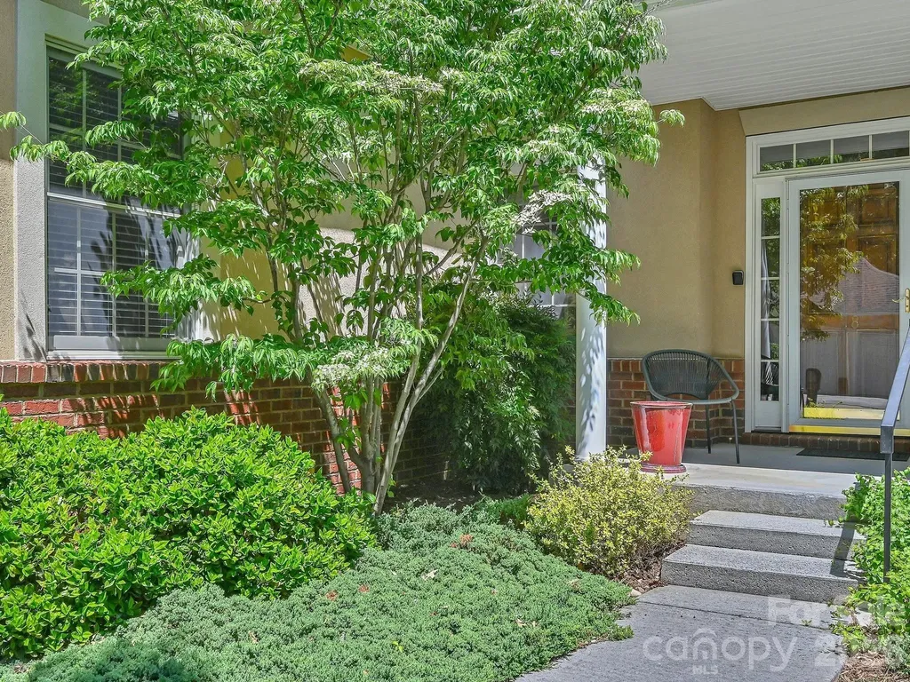 18 Boddington Court Asheville NC 28803