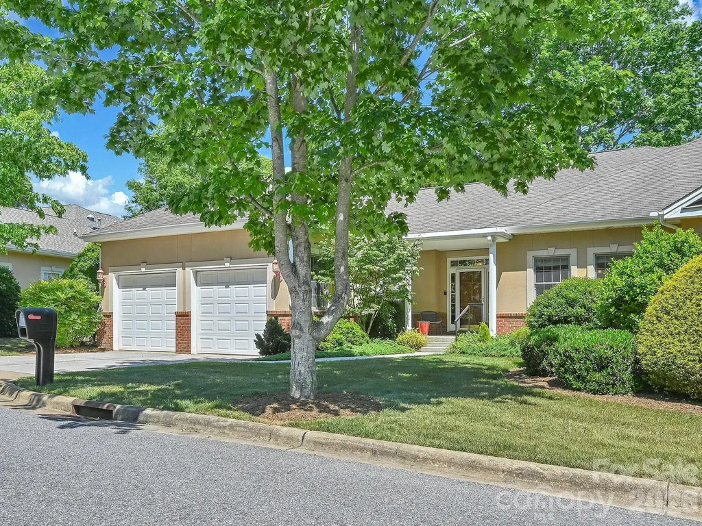 18 Boddington Court Asheville NC 28803