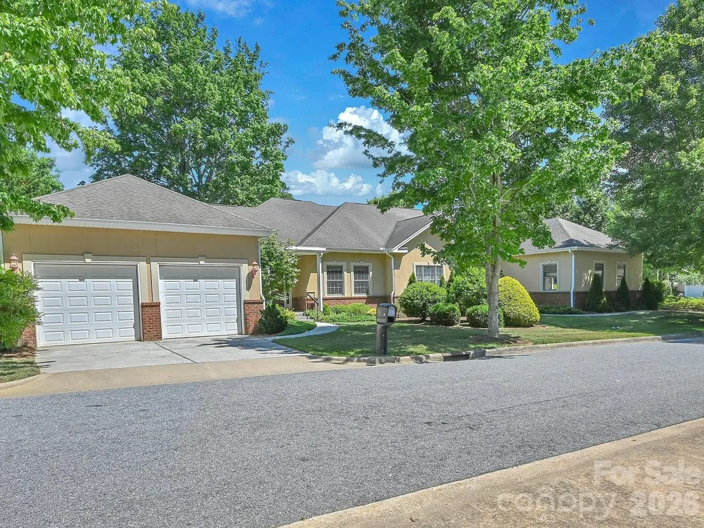 18 Boddington Court Asheville NC 28803