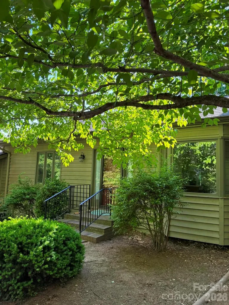 2 Hunting Country Trail Tryon NC 28782