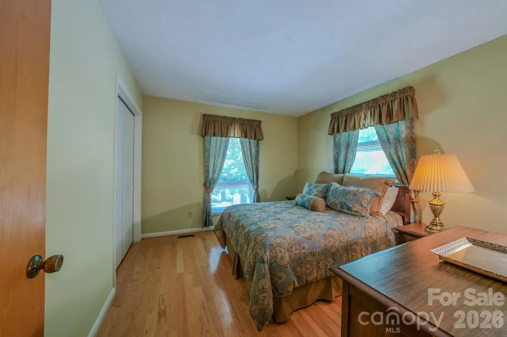 22 Tilson Trail Asheville NC 28805