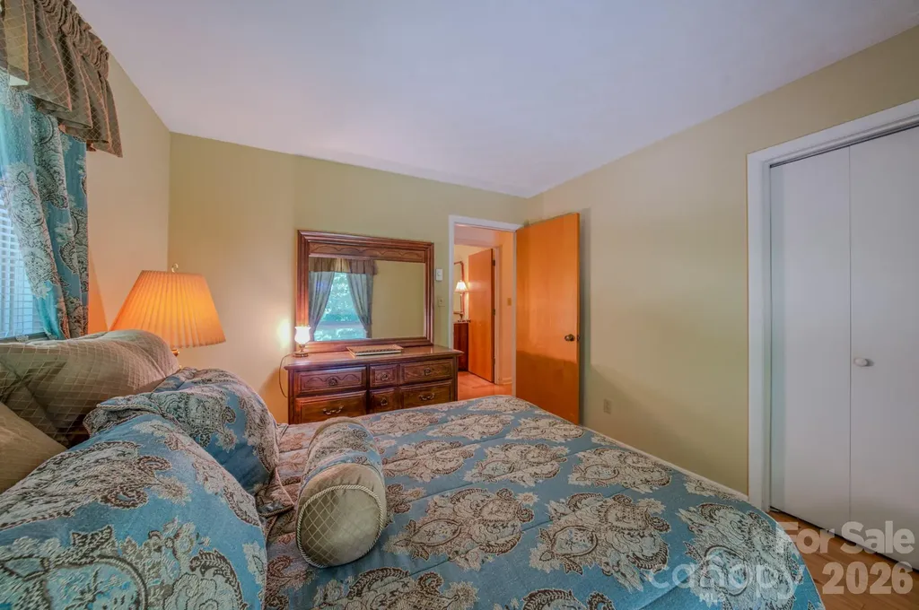 22 Tilson Trail Asheville NC 28805