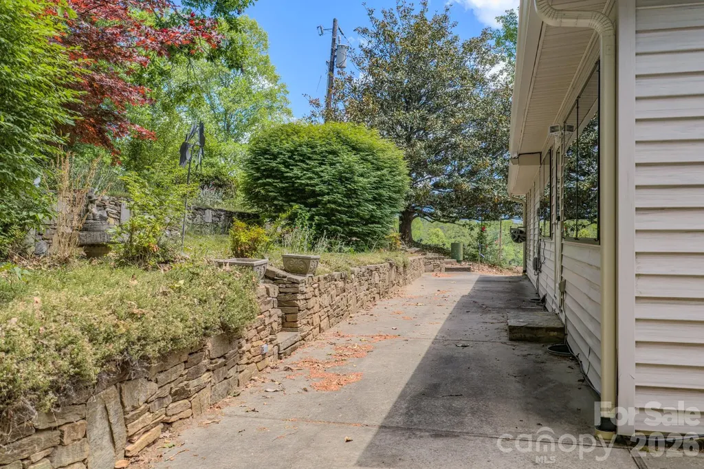 22 Tilson Trail Asheville NC 28805