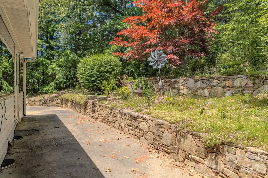 22 Tilson Trail Asheville NC 28805