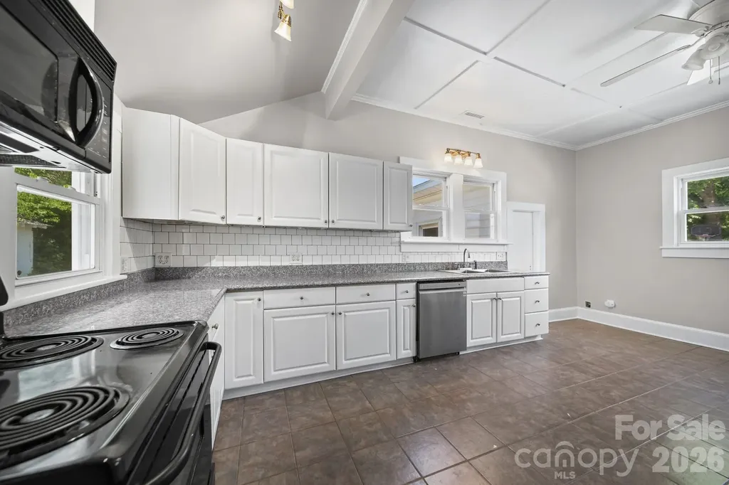 204 S East Avenue Kannapolis NC 28083